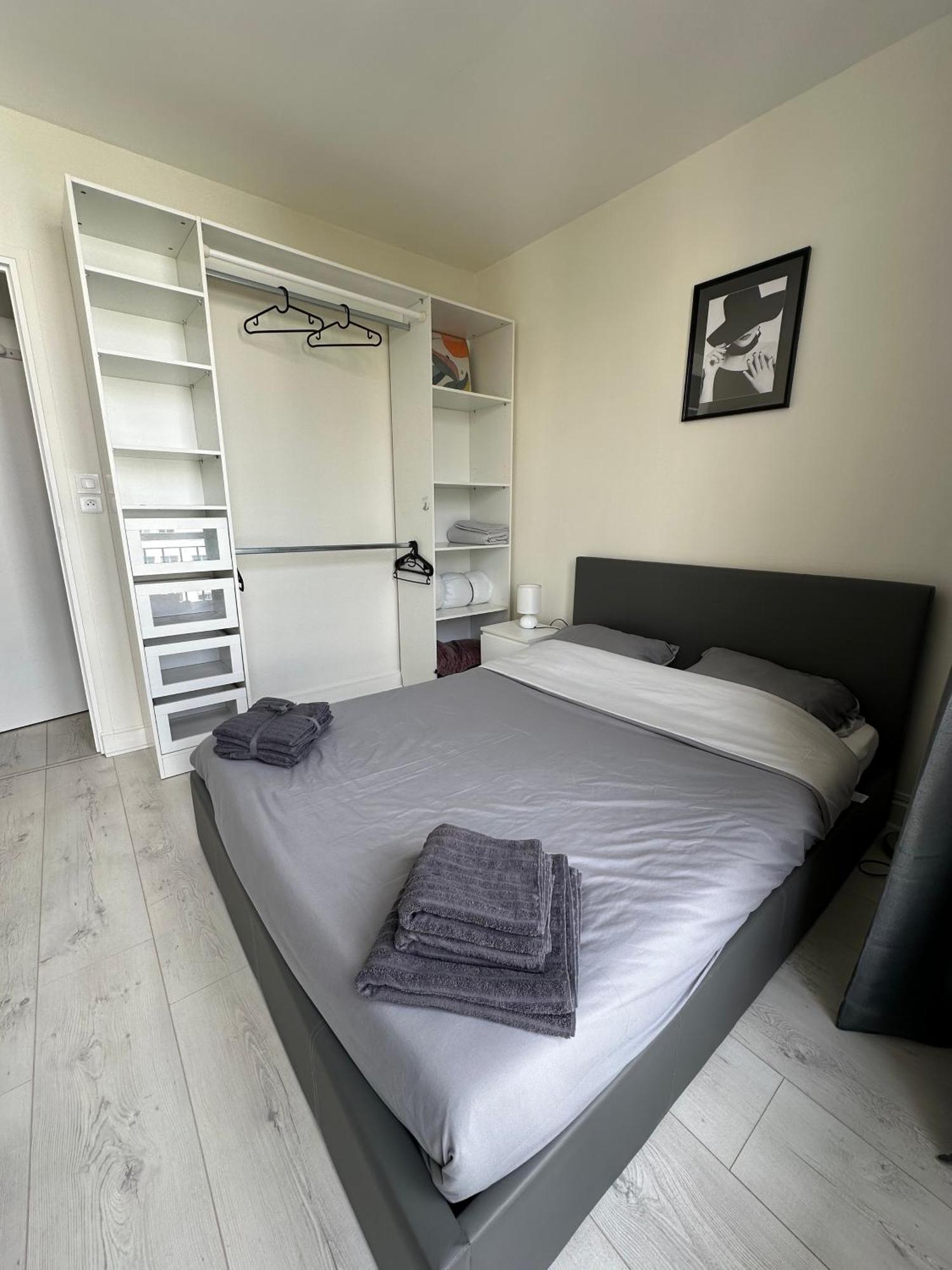 Ensoleille A Billancourt